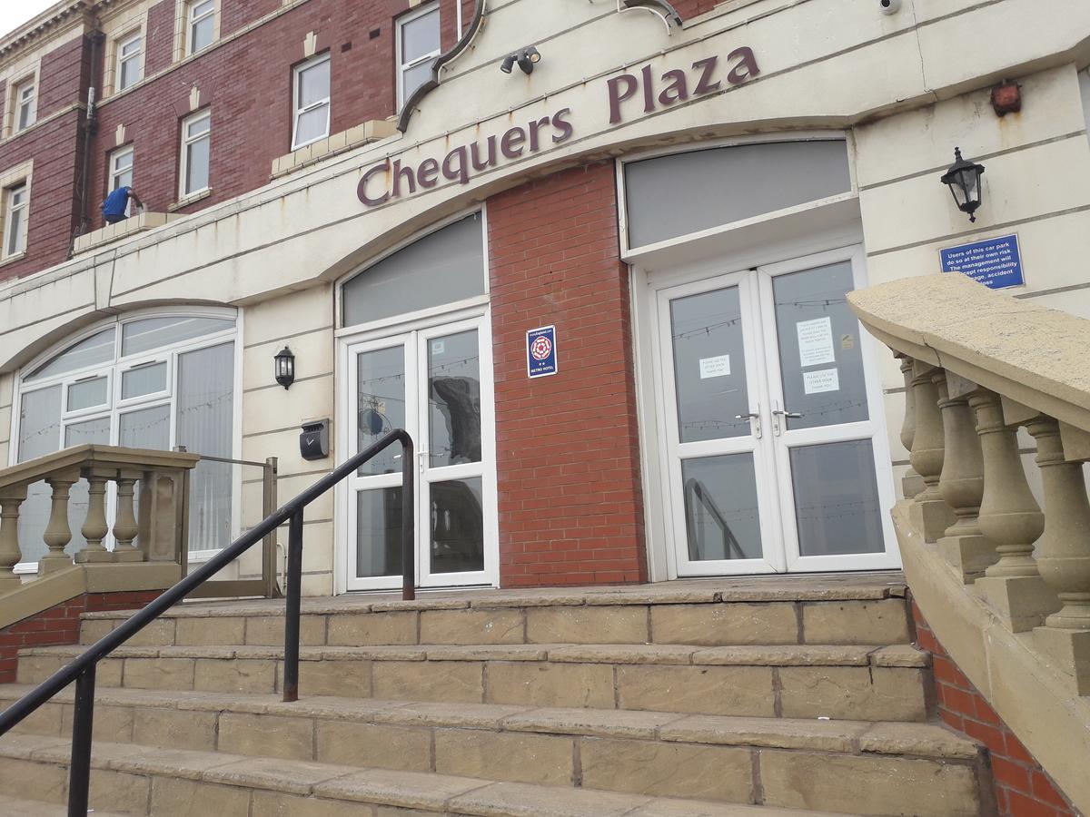 Chequers Plaza Hotel Blackpool Exterior foto